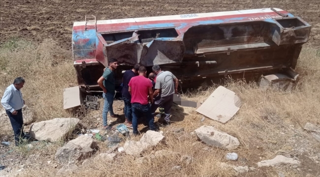 Mardin'de devrilen su tankerinin altında kalan kişi öldü