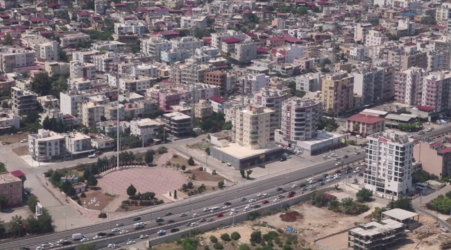 Mersin'de jandarma ekiplerince helikopterle trafik denetimi yapıldı