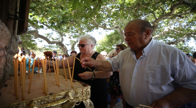 Rum Ortodoks cemaati üyeleri "Aya Pareskevi Günü"nde buluştu