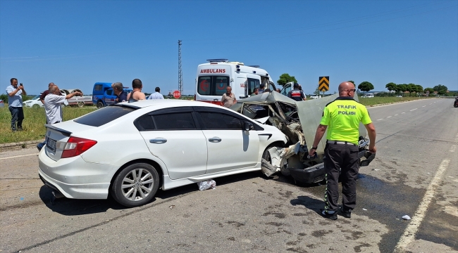 Samsun'da çarpışan iki otomobildeki 9 kişi yaralandı