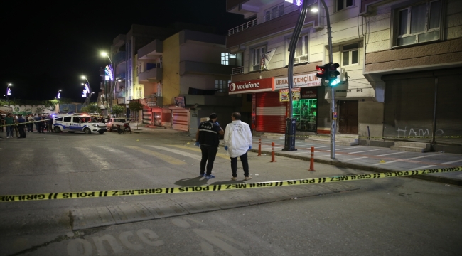 Şanlıurfa'da çıkan bıçaklı kavgada biri olaya müdahale eden polis 3 kişi yaralandı