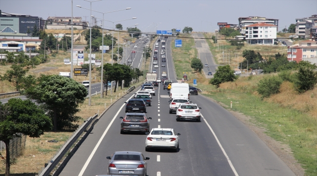 Tekirdağ-İstanbul yolunda tatil dönüşü yoğunluğu