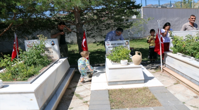 Teröristlerin katlettiği şehit Bedirhan bebek ve annesi Sivas'ta anıldı