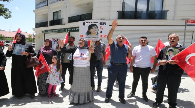 Vanlı aileler HDP İl Başkanlığı önündeki eylemlerini sürdürdü