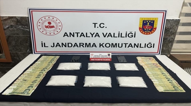 Antalya'da yurt dışından uyuşturucu getiren şüpheli yakalandı