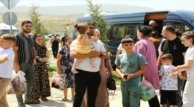 Azerbaycan'ın işgalden kurtardığı Füzuli şehrine aileler yerleşmeye başladı