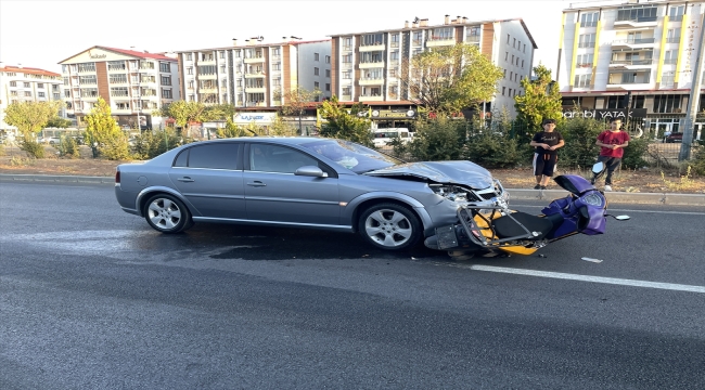 Bingöl'de otomobilin çarptığı motosikletli ağır yaralandı