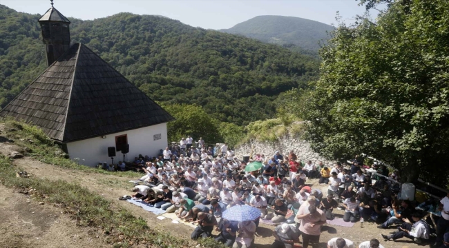 Bosna Hersek'teki tarihi Kuşlat Camisi'nde cuma namazı kılındı