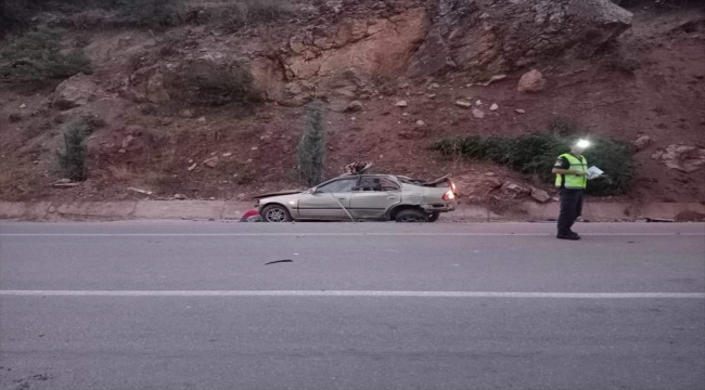 Burdur'da devrilen otomobildeki 2 kişi öldü, 3 kişi yaralandı 