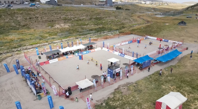 Erciyes'te plaj voleybolu turnuvası devam ediyor 