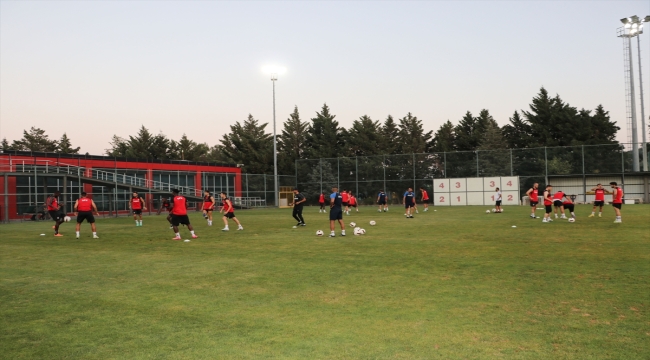 Gaziantep FK'nin teknik direktörü Güneş, Fenerbahçe maçını fırsat olarak görüyor: