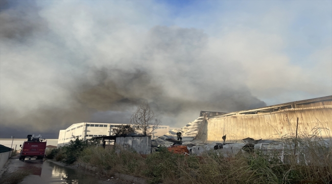 Antalya'da gıda fabrikasında çıkan yangın söndürüldü