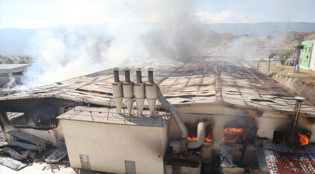 Kastamonu'da kapı fabrikasında çıkan yangın kontrol altına alındı