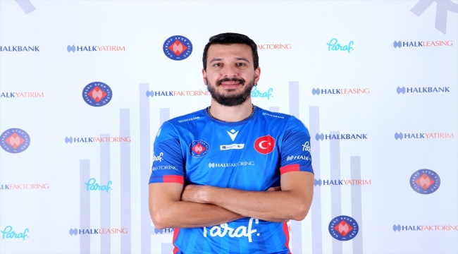 Halkbank Erkek Voleybol Takımı, Aslan Ekşi'yi kadroda tuttu