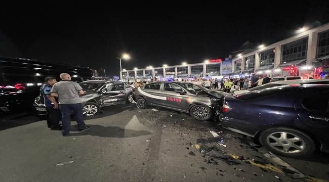 İstanbul'da alkollü sürücünün neden olduğu kazada iki kişi yaralandı 