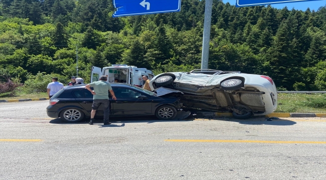 Karabük'te iki otomobilin çarpıştığı kazada 1 çocuk öldü, 8 kişi yaralandı