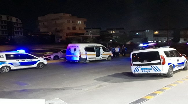 Kocaeli'de kovalamaca sonucu durdurulan araçtan açılan ateşle 1 polis yaralandı