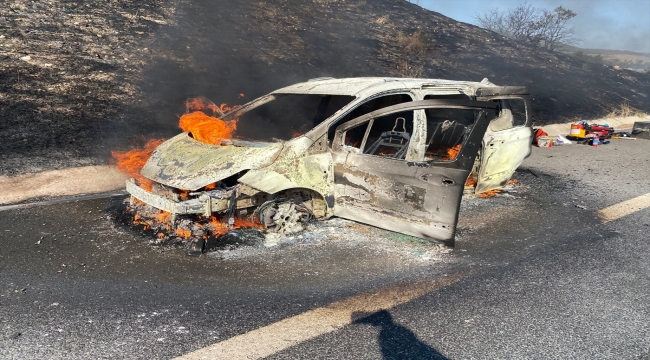 Manisa'da otomobilde başlayıp ormana da sıçrayan yangın kontrol altına alındı