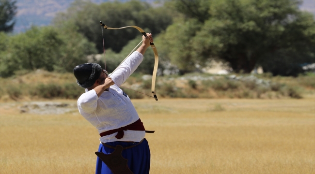 Mengücek Gazi Hava Koşusu Türkiye Şampiyonası, Erzincan'da başladı