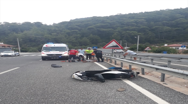 Muğla'da bariyerlere çarpan motosikletin sürücüsü öldü