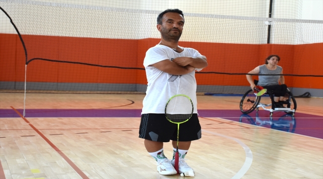 Paralimpik badmintoncu milli takımın başarısı için çalışıyor