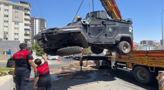 Şanlıurfa'da zırhlı polis aracının devrilmesi sonucu 1 polis şehit oldu