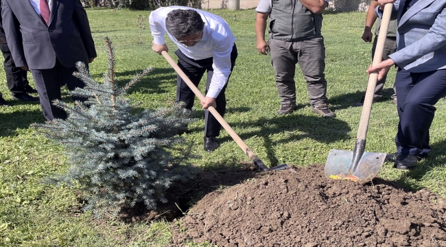 Tarım ve Orman Bakanı Yumaklı Iğdır'daki "Şehir Buluşmaları"nda konuştu