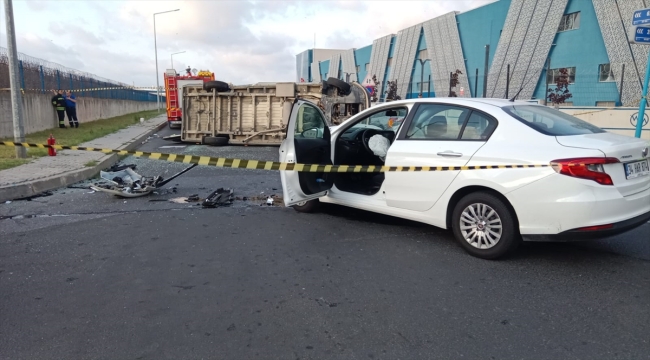 Tekirdağ'da otomobil ile işçi servisi çarpıştı, 13 kişi yaralandı