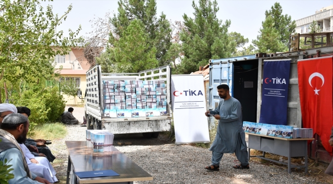 TİKA'dan Herat'ta eğitime kitap desteği