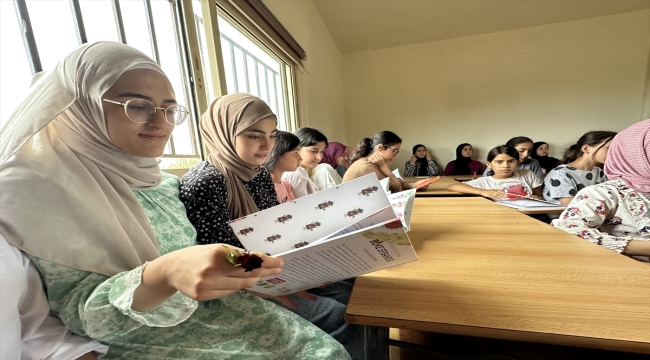 Ülkü Ocakları'ndan Lübnan'daki Türkmen kasabasına Türkçe hatıra kitaplığı