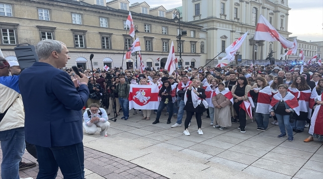 Varşova'da bir araya gelen Belaruslular, 2020 Cumhurbaşkanı Seçimleri'ni protesto etti