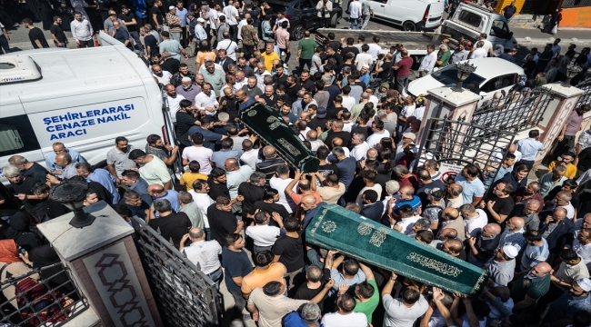 Yozgat'taki otobüs kazasında ölenlerden 4'ünün cenazesi İstanbul'da toprağa verildi