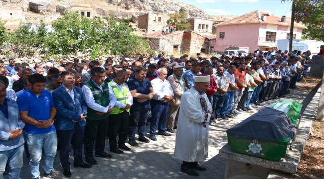 Aksaray'daki selde hayatını kaybeden Gülseren En'in cenazesi, toprağa verildi