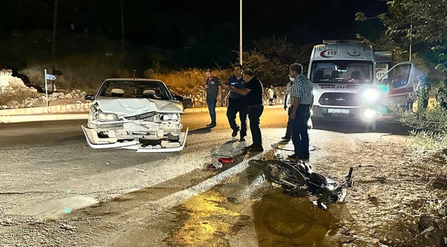 Antalya'da otomobil ile motosikletin çarpıştığı kazada 1 kişi yaralandı