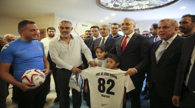 Bakan Işıkhan, Mardin'in Dargeçit ve Midyat ilçelerini ziyaret etti