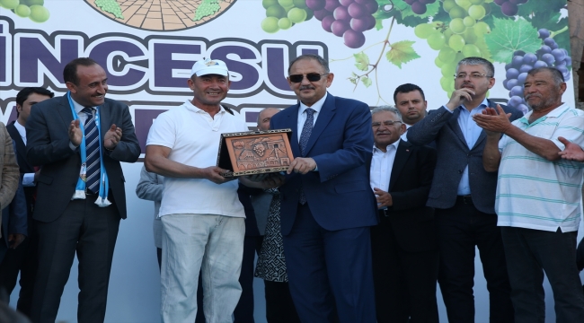 Bakan Özhaseki, Kayseri'de 28. Kültür, Turizm ve Üzüm Festivali'nde konuştu