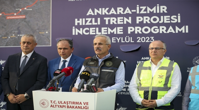 Bakan Uraloğlu, Manisa'da, Ankara-İzmir Hızlı Tren Projesi'ne ilişkin konuştu