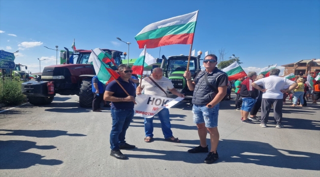 Bulgaristan'da çiftçiler, Ukrayna'dan tahıl ithalatı yasağının kaldırılmasını protesto etti