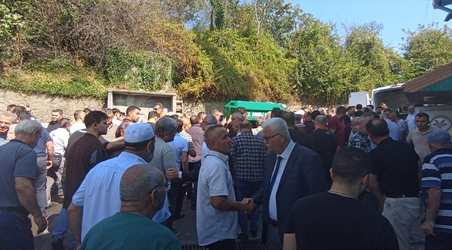 Bursa'da nişanlısıyla birlikte kazada ölen genç kadının cenazesi Zonguldak'ta defnedildi