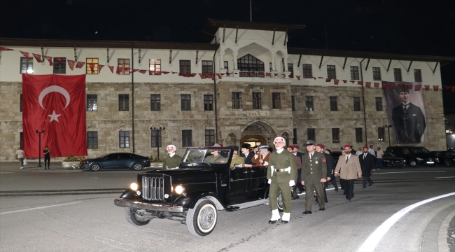 Büyük Önder Mustafa Kemal Atatürk'ün Sivas'a gelişi temsili olarak canlandırıldı