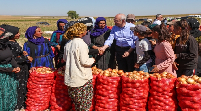 CHP Genel Başkanı Kılıçdaroğlu, Bala'da tarım işçileri ve üreticilerle bir araya geldi