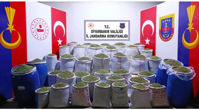 Diyarbakır'da 1 ton 319 kilogram esrar ele geçirildi