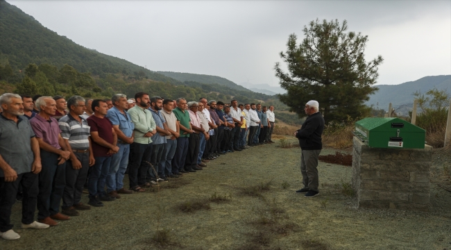 Kahramanmaraş'ta freni boşalan kamyon cenaze için toplanan kişilerin arasına daldı