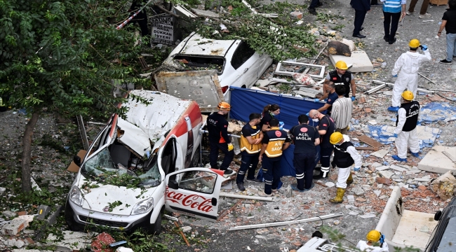 Bahçelievler'de binada yaşanan patlamada 1 kişi hayatını kaybetti, 4 kişi yaralandı