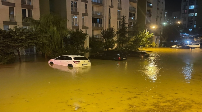 İstanbul'un bazı bölgelerinde sağanak etkili oluyor