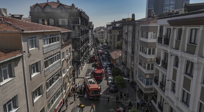 Zeytinburnu'nda deri atölyesinde çıkan yangın söndürüldü