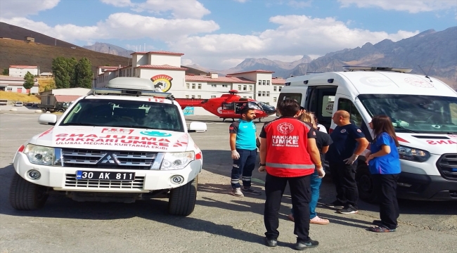 Hakkari'de rahatsızlanan 6 yaşındaki çocuk ambulans uçakla Ankara'ya sevk edildi