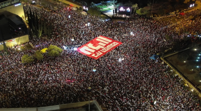 Yargı düzenlemesi Yüksek Mahkeme önünde protesto edildi