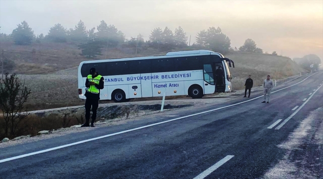 Karabük'te otobüs yola çıkan domuza çarptı