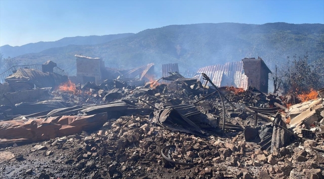 Kastamonu'da çıkan yangında 10 ev yandı